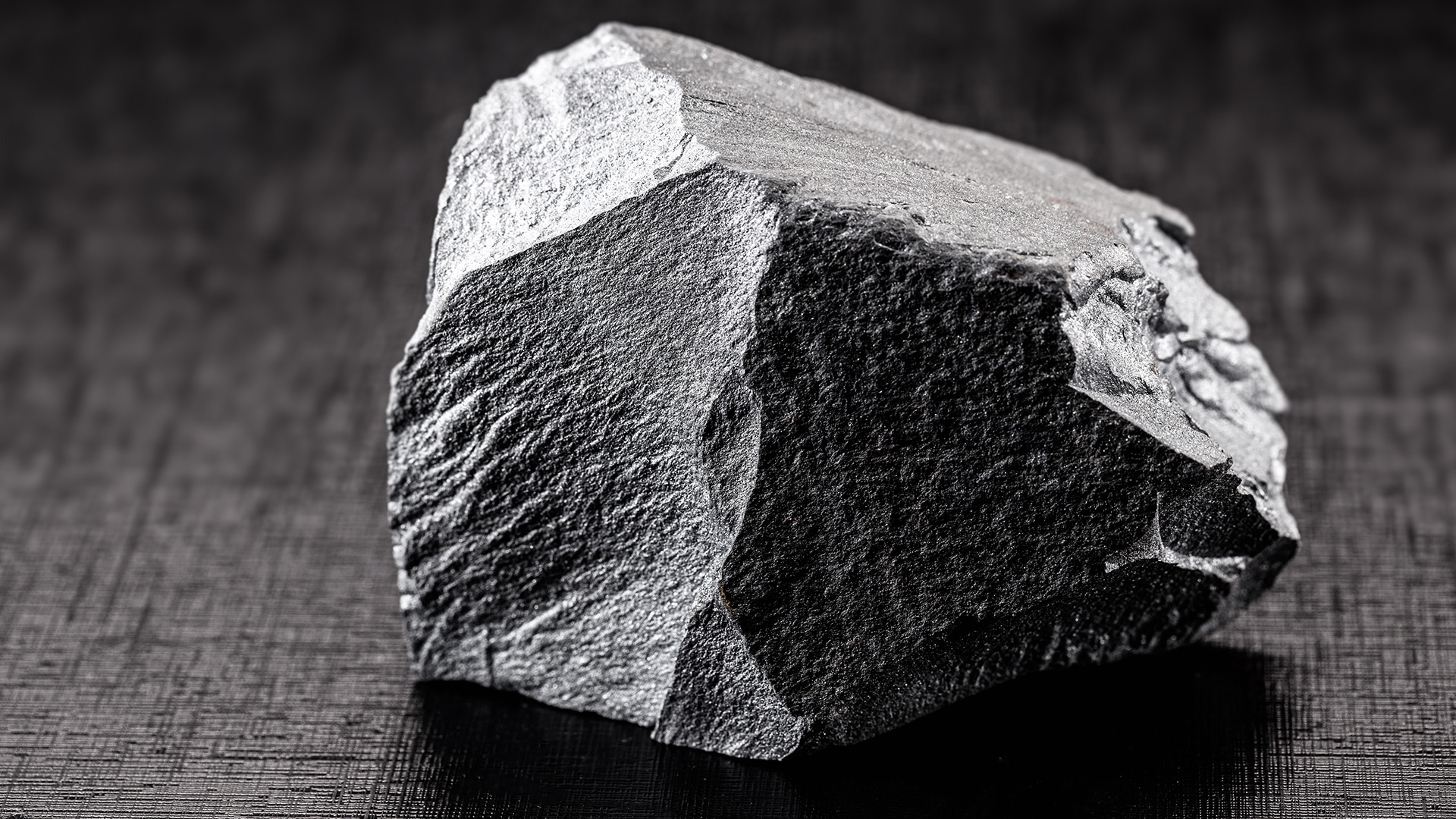 Efficient handling of raw mining materials